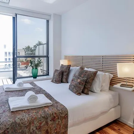 Fernandes Tomas 424 By Lovelystay *