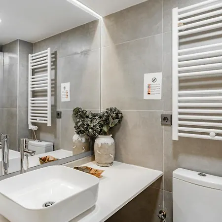 Fernandes Tomas 424 By Lovelystay * Porto