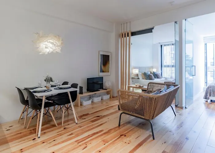 Fernandes Tomas 424 By Lovelystay