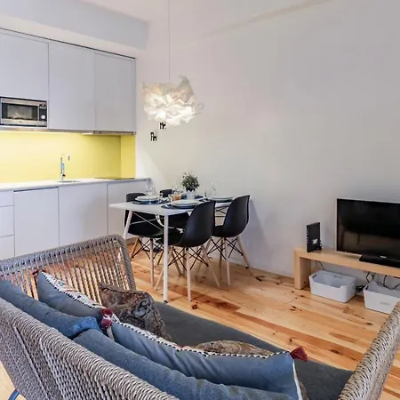 Fernandes Tomas 424 By Lovelystay Porto