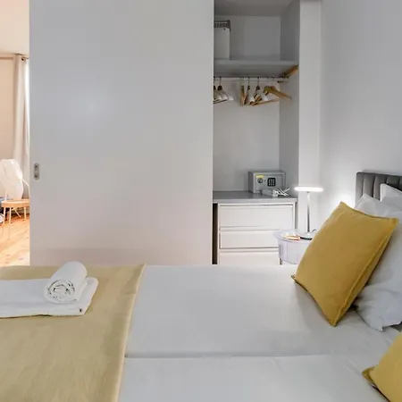 Fernandes Tomas 424 By Lovelystay * Porto