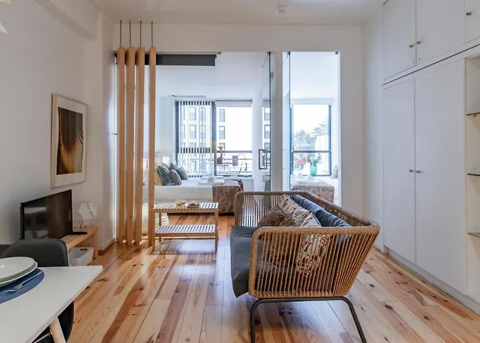 Fernandes Tomas 424 By Lovelystay