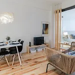 Fernandes Tomas 424 By Lovelystay *