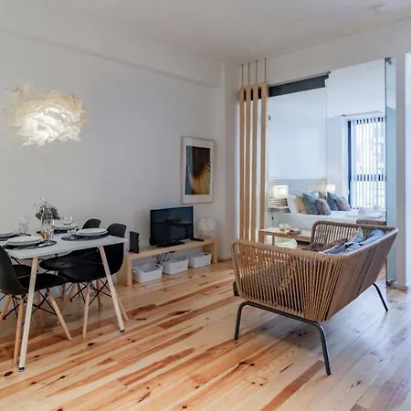 Fernandes Tomas 424 By Lovelystay