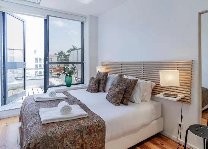 Fernandes Tomás 424 By Lovelystay *