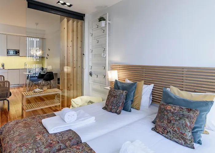 Fernandes Tomás 424 By Lovelystay