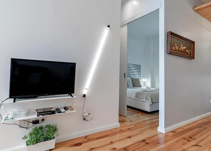 Fernandes Tomás 424 By Lovelystay