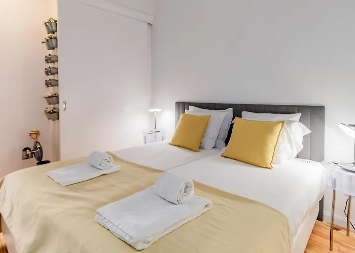 Fernandes Tomás 424 By Lovelystay *