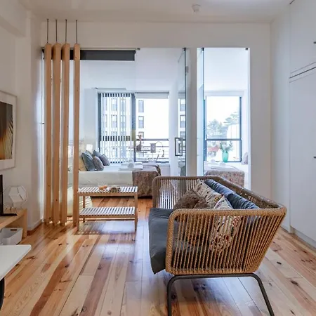 Fernandes Tomas 424 By Lovelystay